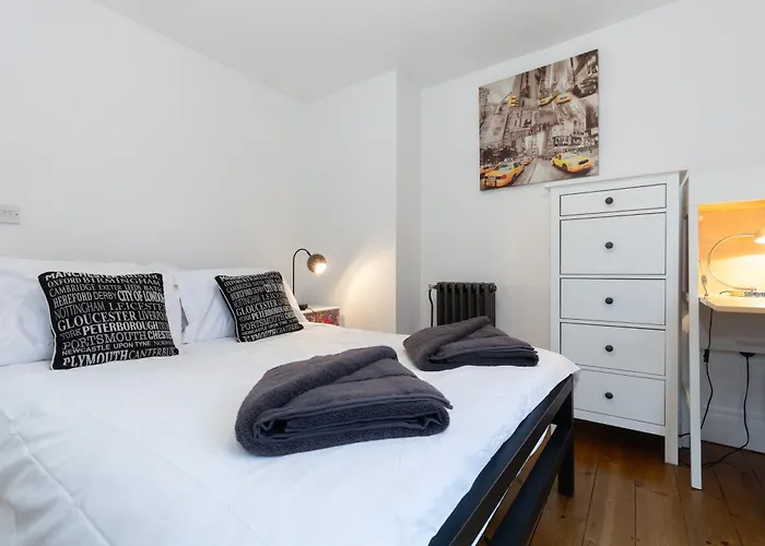 Trendy Terraced House In Central Oxford