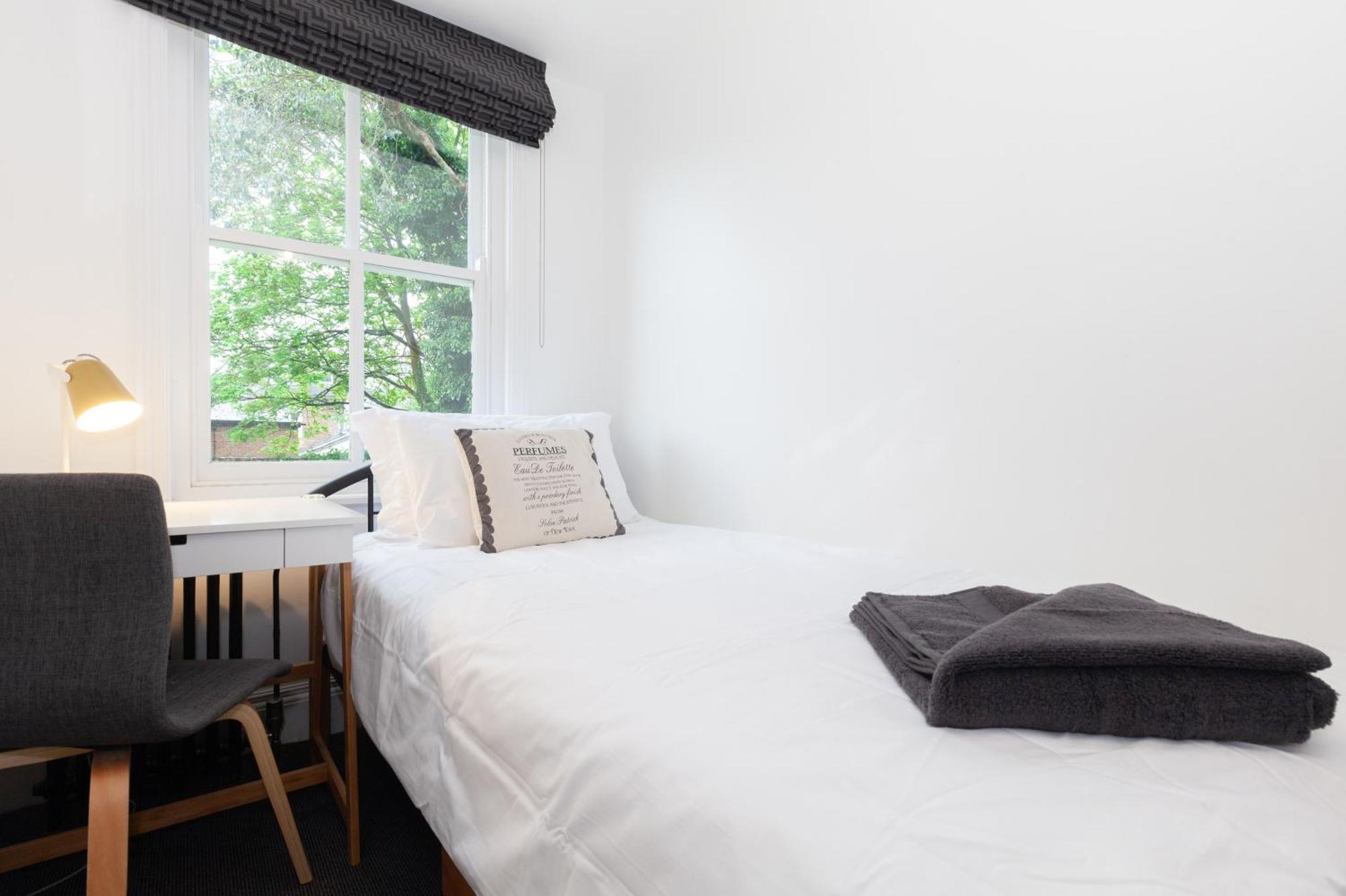 Trendy Terraced House In Holiday home Oxford